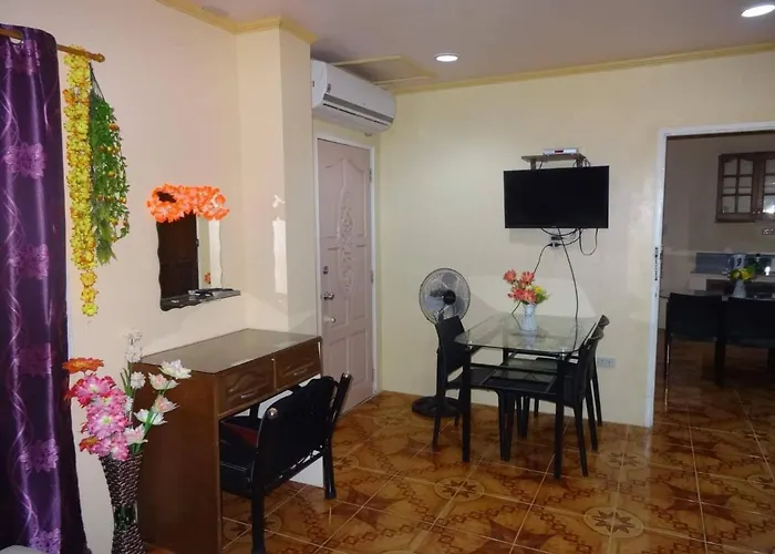Julz Tropical Apartments