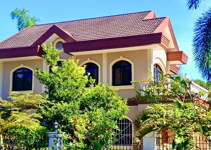 Entire House At Club Morocco Beach Club Subic