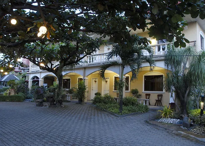 Playa Papagayo Beach Inn