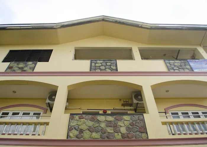 Julz Tropical Apartments